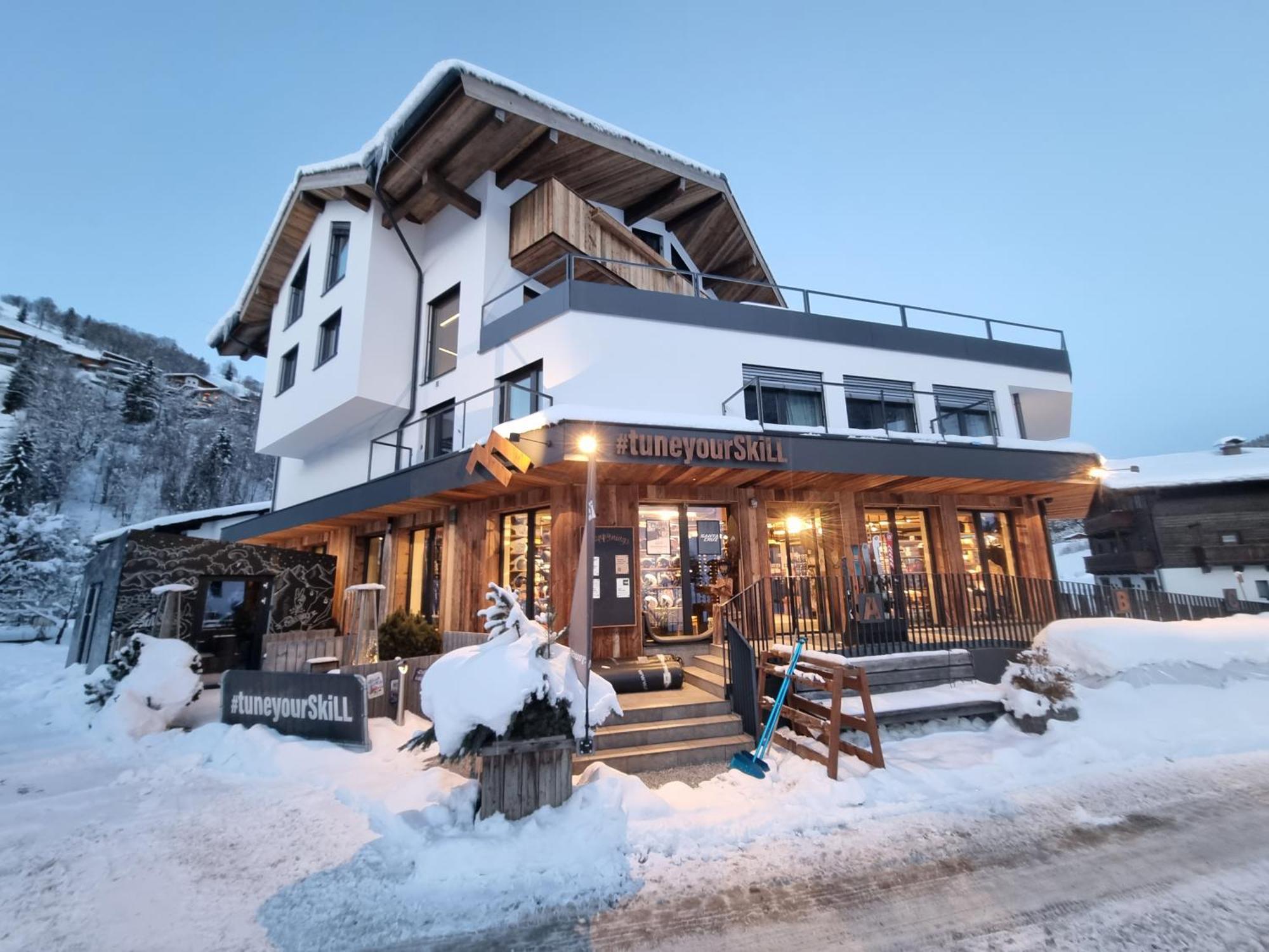 Skill Mountain Lodge - Ski Und Bike Hostel Im Sommer Mit Joker Card Saalbach-Hinterglemm Eksteriør bilde