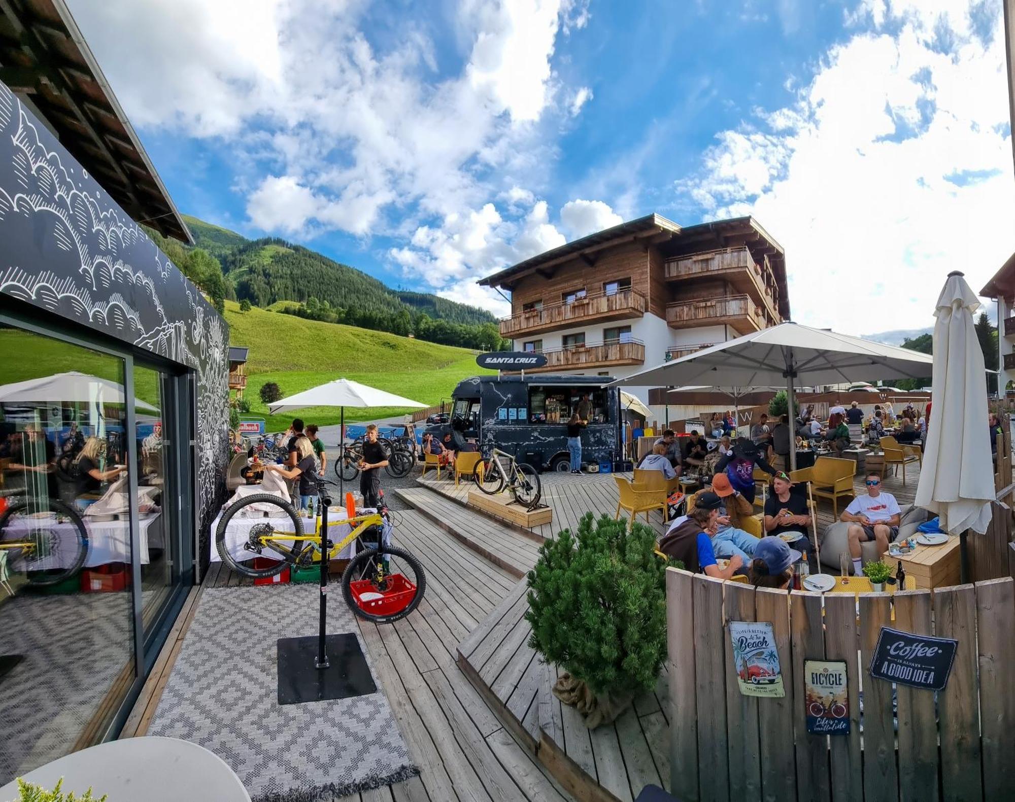 Skill Mountain Lodge - Ski Und Bike Hostel Im Sommer Mit Joker Card Saalbach-Hinterglemm Eksteriør bilde